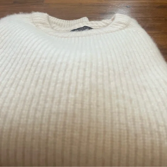 Quince Mongolian Cashmere Fisherman Crewneck Sweater Ivory size M Timeless Soft - Picture 12 of 16